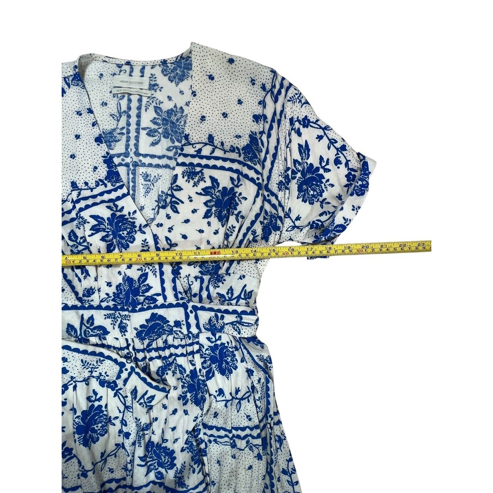 Urban Outfitters Gabrielle Blue Floral Wrap Midi Dress XS Cottagecore - Picture 7 of 10